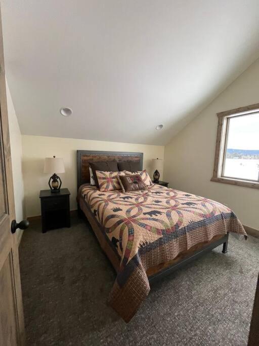 3505 Joseph Dr Cabin With Breathtaking Views, 30 Miles To Yellowstone Island Park Exteriör bild